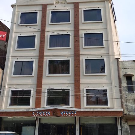 Treehouse London Street Amritsar Hotel Exterior foto